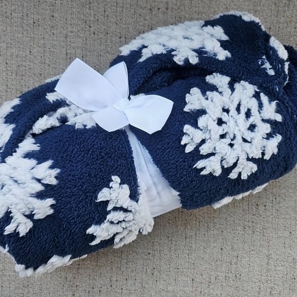 Mainstay Sherpa Throw Light Weight Year Round Warmth & Comfort 50X60 in NWT - Picture 4 of 11